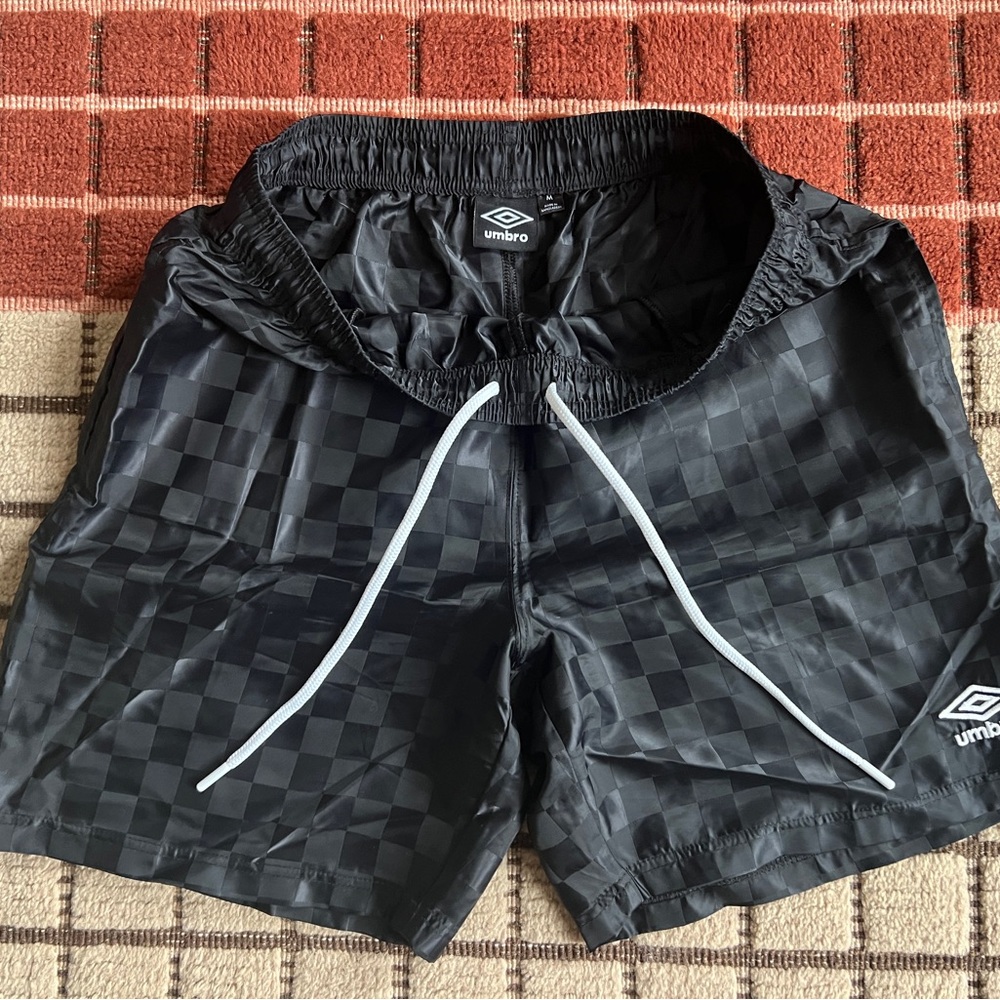 Umbro Checkered Drawstring Shorts - 7" inseam - Picture 6 of 8